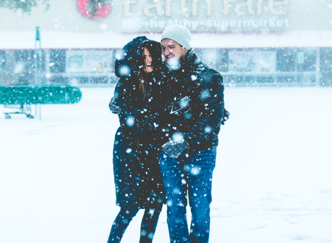 Romantic Christmas Proposal Ideas For Winter Walk 6