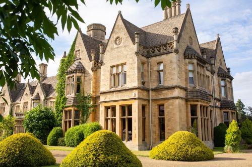 Exclusive use wedding venue in the Cotswolds