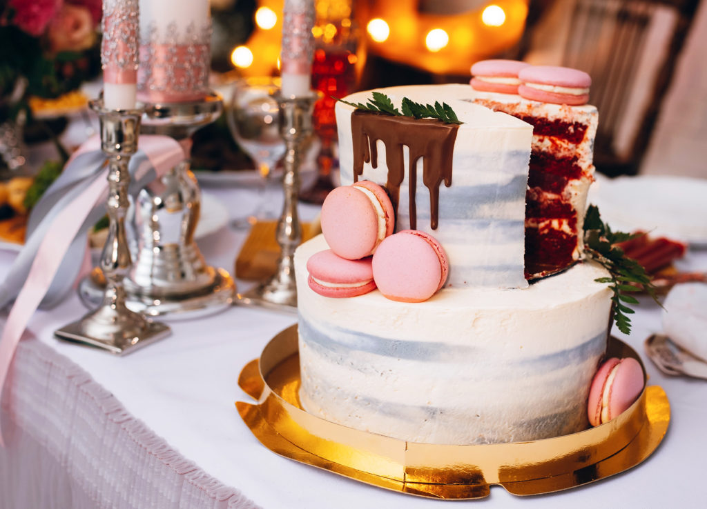 Inspiring Autumn wedding cakes macaron cake weddings 2