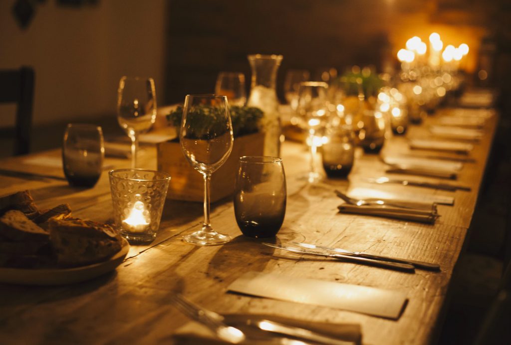 Tips For Hosting a Spectacular New Year’s Party In table 6