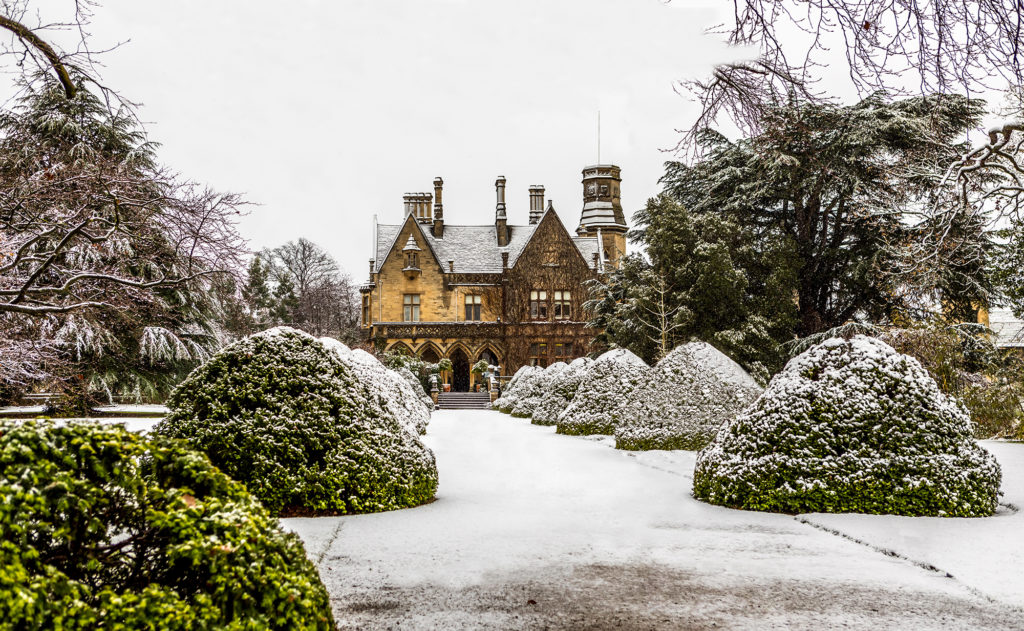 Winter wedding at Manor By The Lake