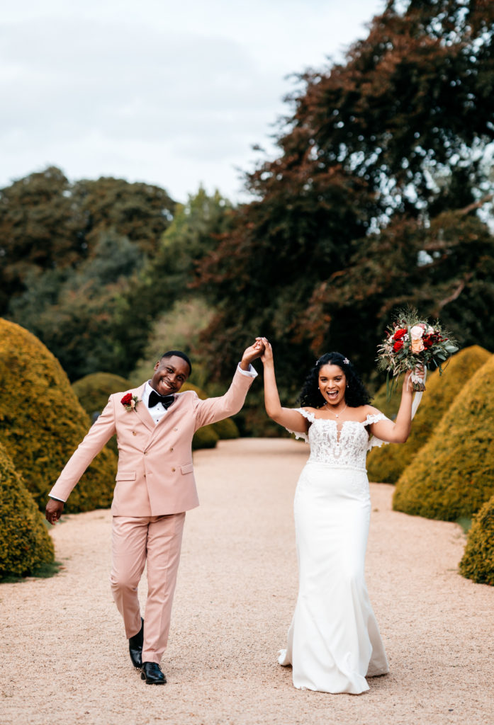 bride & groom manor by the lake