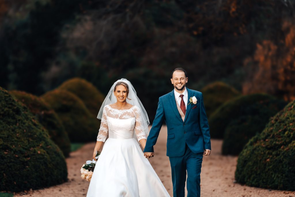 Your Manor By The Lake Autumn Wedding Inspiration Caitlin Adrian Manor by the Lake 5