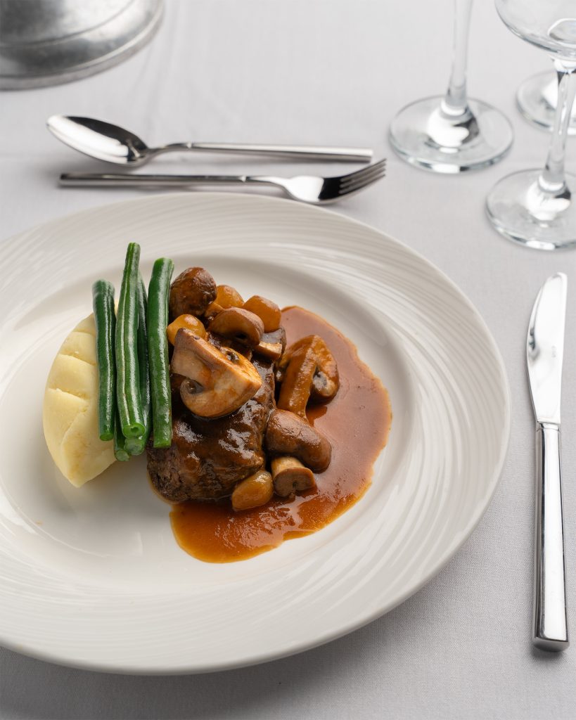 Your Manor By The Lake Autumn Wedding Inspiration Braised beef 4