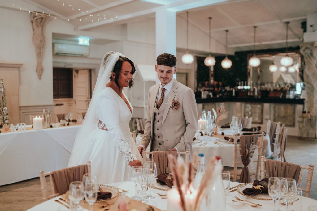 Your Manor By The Lake Autumn Wedding Inspiration Skelding 3